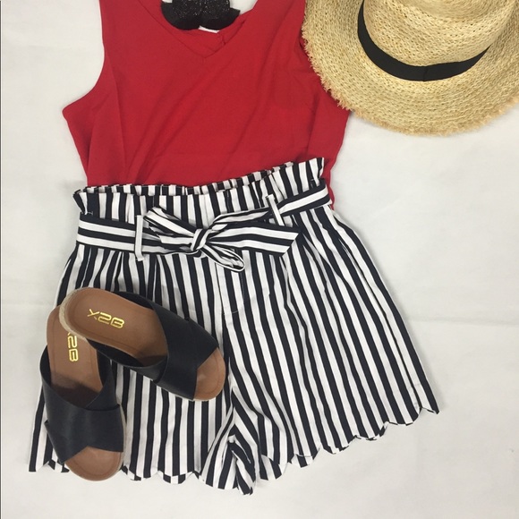 aaron and amber Pants - Striped scalloped hi waisted shorts